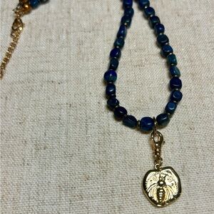 🏷️Handmade Blue Lapis Style Beaded Necklace w Gold Bee Charm🏷️